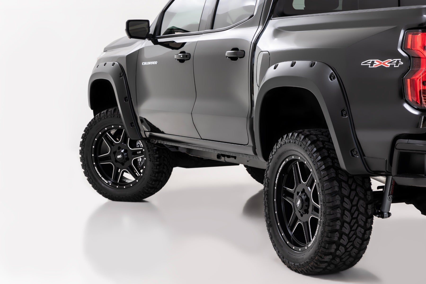 Pocket Fender Flares | GXD Sterling Grey Metallic | Chevy Colorado (23-25)